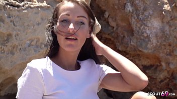 GERMAN SCOUT – Junge Studentin aus Klagenfurt im Urlaub am Ballermann 6 direkt am Strand durchgevögelt