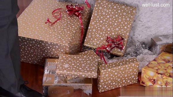 Buxom gf   public dt