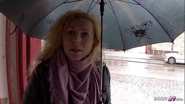 Deutsche Hausfrau bei echten Strassen Casting in Berlin für Geld AO gefickt – German MILF