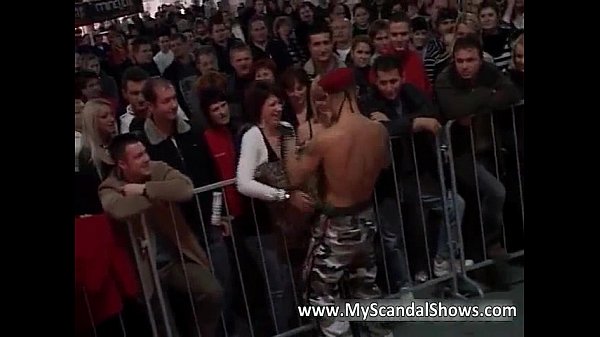 Two masculine strippers display their skillz