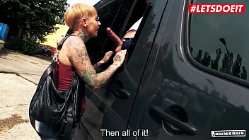 BUMS BUS – Lady Kinky Cat – Sexy Culo Deutsche Stunner Takes Shaft On A Bus