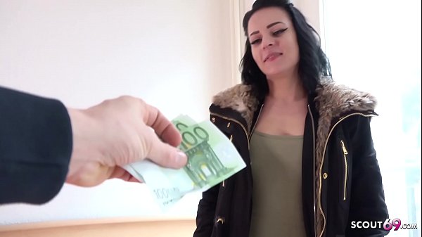 GERMAN SCOUT – 18 JAHRE JUNGE MARIE AUS BERLIN BEIM STRASSEN CASTING FUER GELD GEFICKT