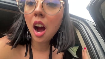 LE CHUPO LA POLLA Y TENGO SEXO CON MI HERMANASTRO EN VIA PUBLICA – PARTE 2 EXHIBICIONISMO