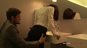 Mandhandled Cougar Ava Courcelles Gets Drilled By Pervert Ian Scott’s Big Fat Rod In Public Restroom – 4K