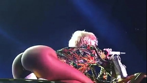 miley cyrus ideal booty demonstrate