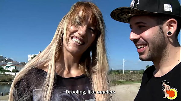 Slender blonde chick gets assfucked outdoor