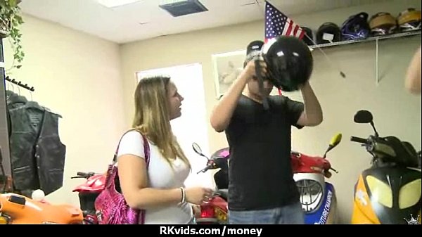 Spycam fucky-fucky for cash 6