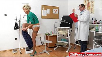 Faux Dong in gash during a m. gynecology