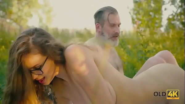 OLD4K. Bookworm doesnt mind having outdoor fucky-fucky with thirsty old boy