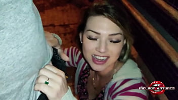 A maravilhosa atriz Melody Antunes fez um passeio, supah excitada  determine fazer a melhor boquete em cima da passarela e com muito tesão deixou gozar tudo dentro do bucetão greludo! QUE GOSTOSO!