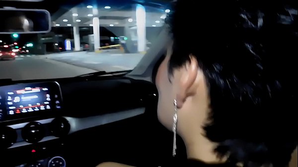 LA NINFOMANA  PUTA  SE COJE  AL CHOFER