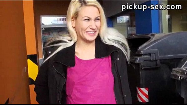 Fledgling blonde chick Yenna screwed up in parking lot