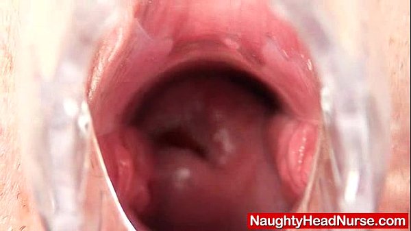 First-timer mama Magda spreads cunny up close