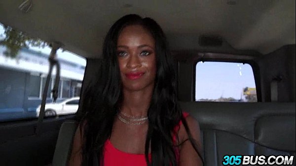 Slum Black Lady Gives Up Bootie for Cash 2.1