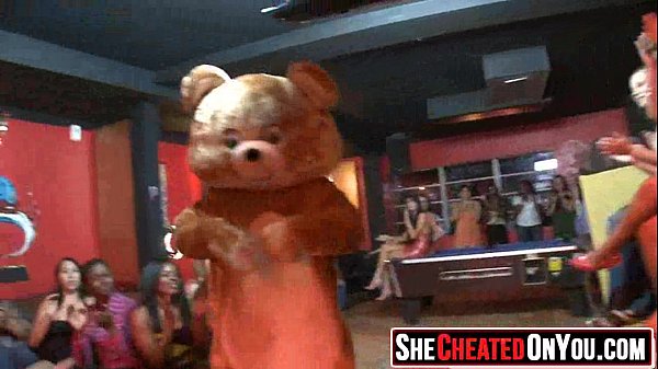 59 Soiree whores sucking stripper dick  186