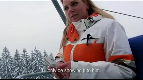 Inexperienced blonde stunner flashed her big tits and pounded