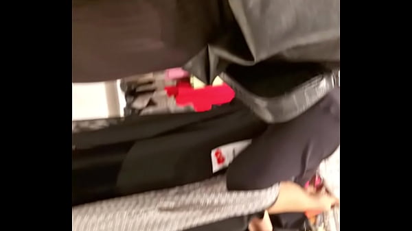 offener arsch, öffentlichkeit, hiddencam, fetter saftiger arsch, stretch pants, booty injeans, public jeans, cougar auf der straße, arsch in enger hosepipe