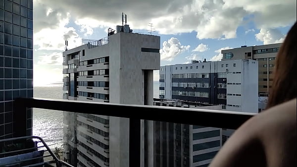 TRANSANDO NA SACADA DE FRENTE PRO MAR