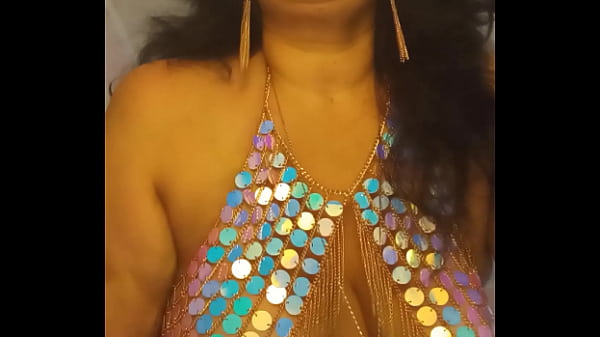 Sexy Persian shows her fresh club shit off. Part 1