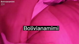 Numa viagem de dez horas nao aguentei mais o tesao e me masturbei no banheiro do aviao ate gozar gostoso e fazer squirt   Vem ver no bolivianamimi.tv